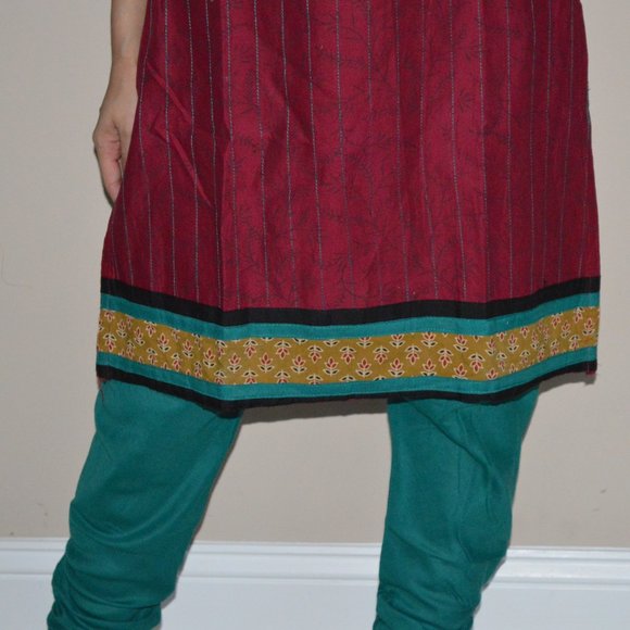 **** EMBROIDERED BROWN SALWAR KAMEEZ NEW S**** - Picture 4 of 6